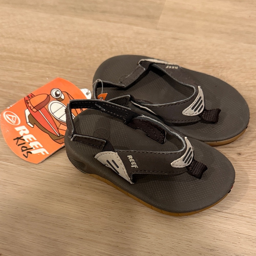 NWT Baby Reef Sandals. Brown/tan size 3/4